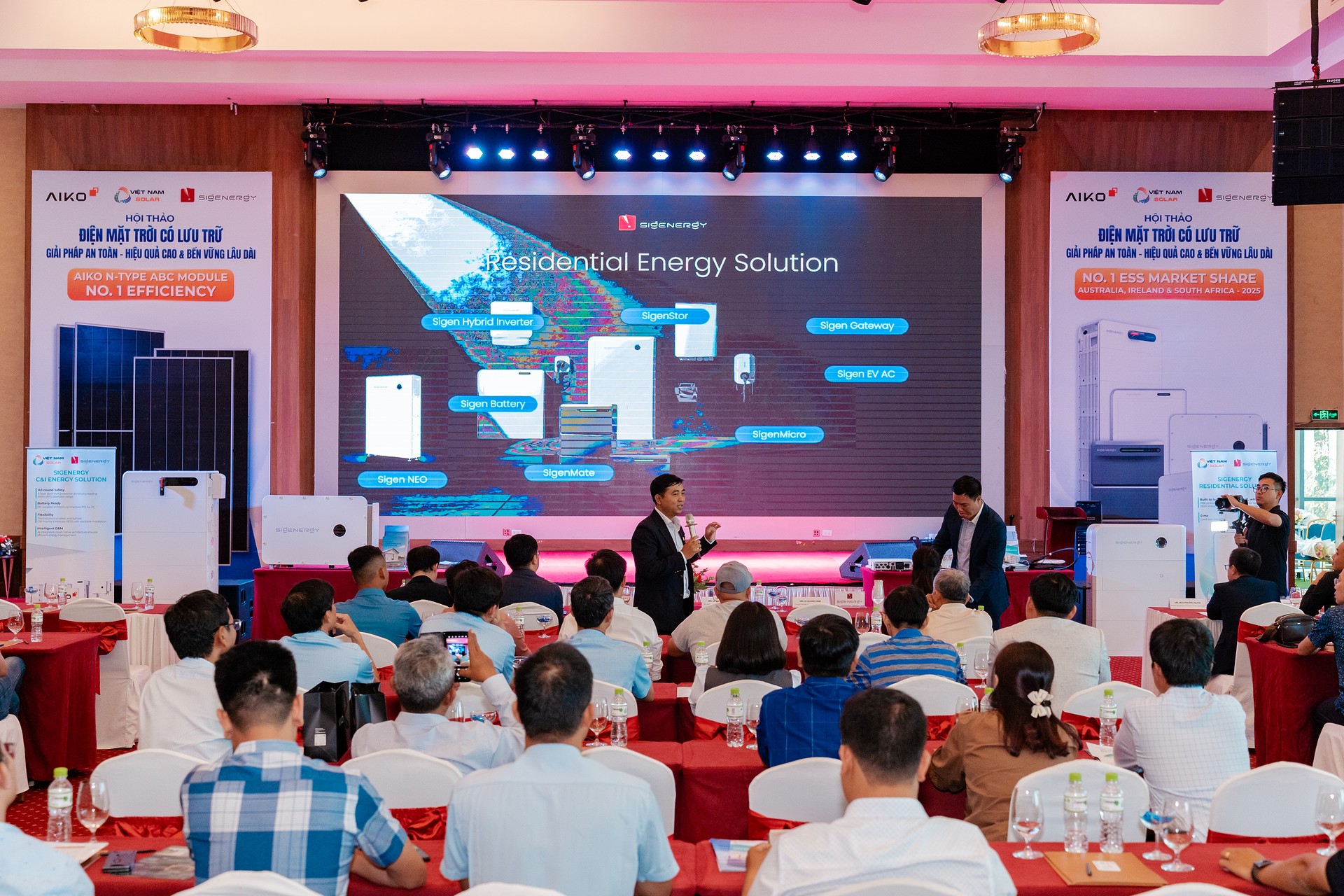 Tương Lai Năng Lượng Đã Đến: Giải Mã Hệ Thống Lưu Trữ SigenStack & Lưới Điện AI Từ Sigenergy